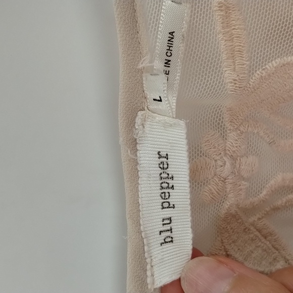 Blu Pepper sheer pin tucked front size large blouse coral cream & green flowy - Picture 4 of 8